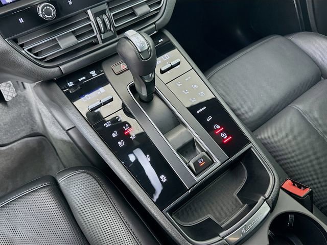 Used 2024 Porsche Macan S AWD/4WD image 17