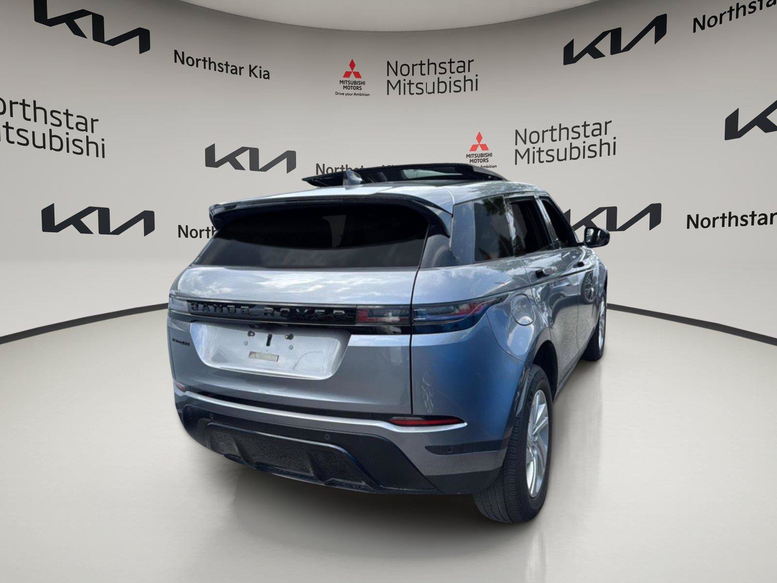 Used 2024 Land Rover Range Rover Evoque S AWD/4WD image 6