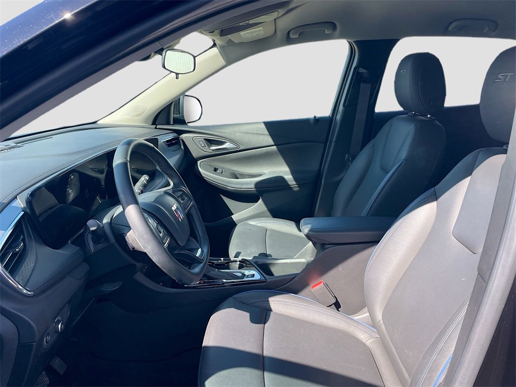 Used 2025 Buick Encore GX Sport Touring w/ Advanced Technology Package image 10
