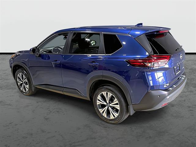 Used 2023 Nissan Rogue SV AWD/4WD image 2