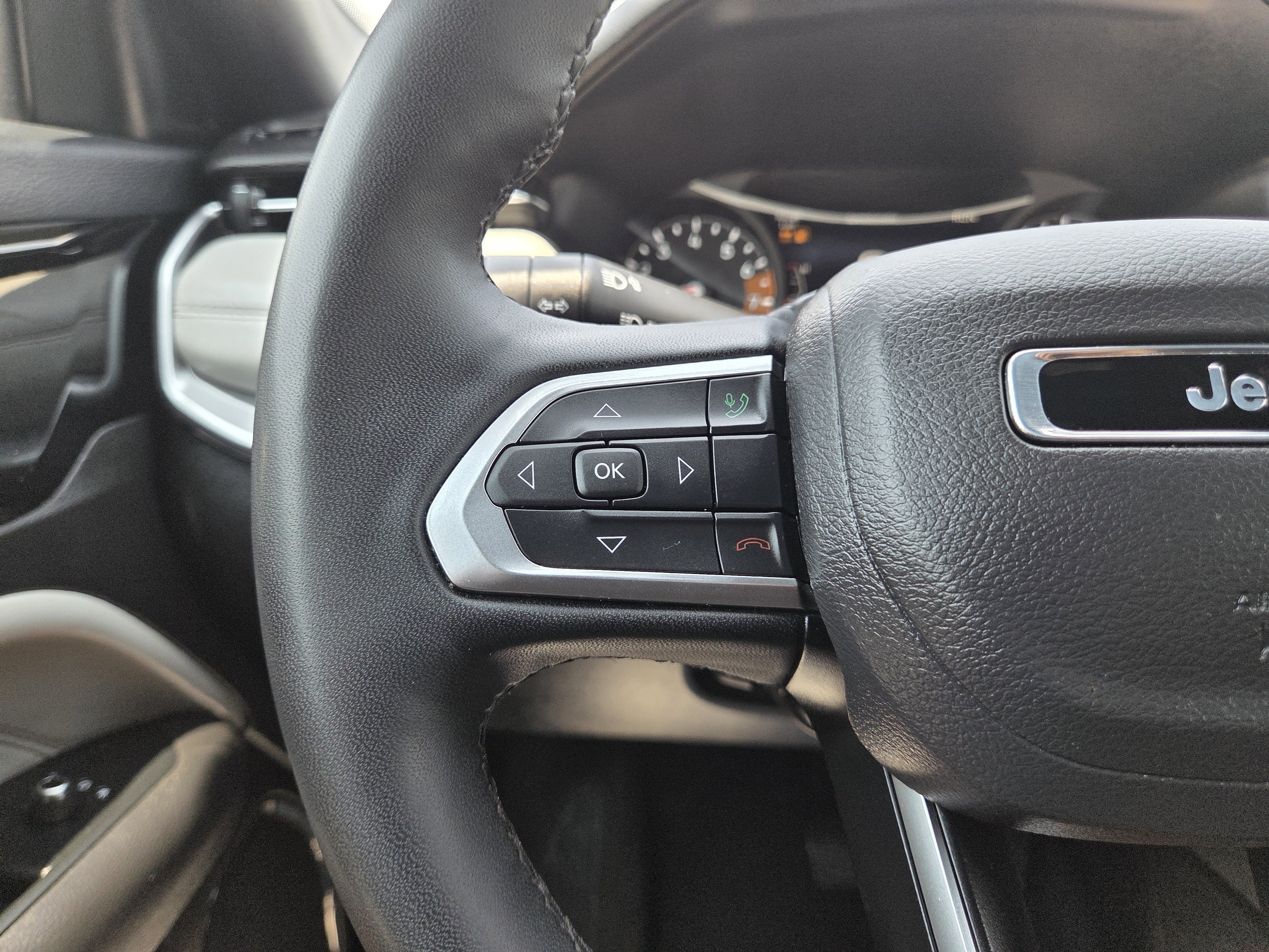 Used 2025 Jeep Compass Limited AWD/4WD image 39