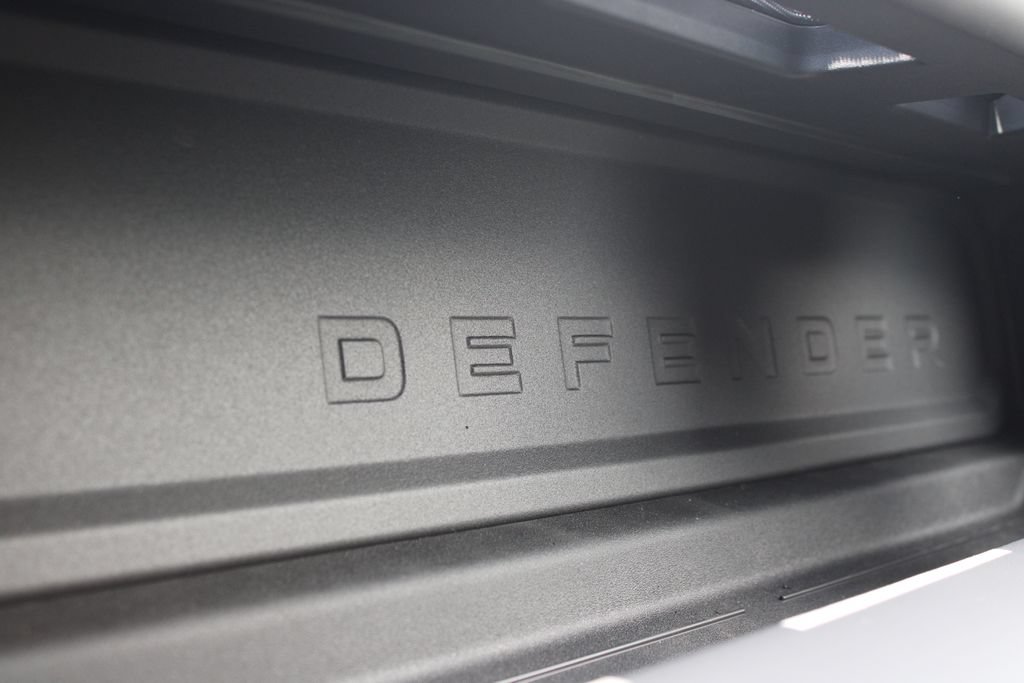 New 2026 Land Rover Defender 110 OCTA AWD/4WD image 28