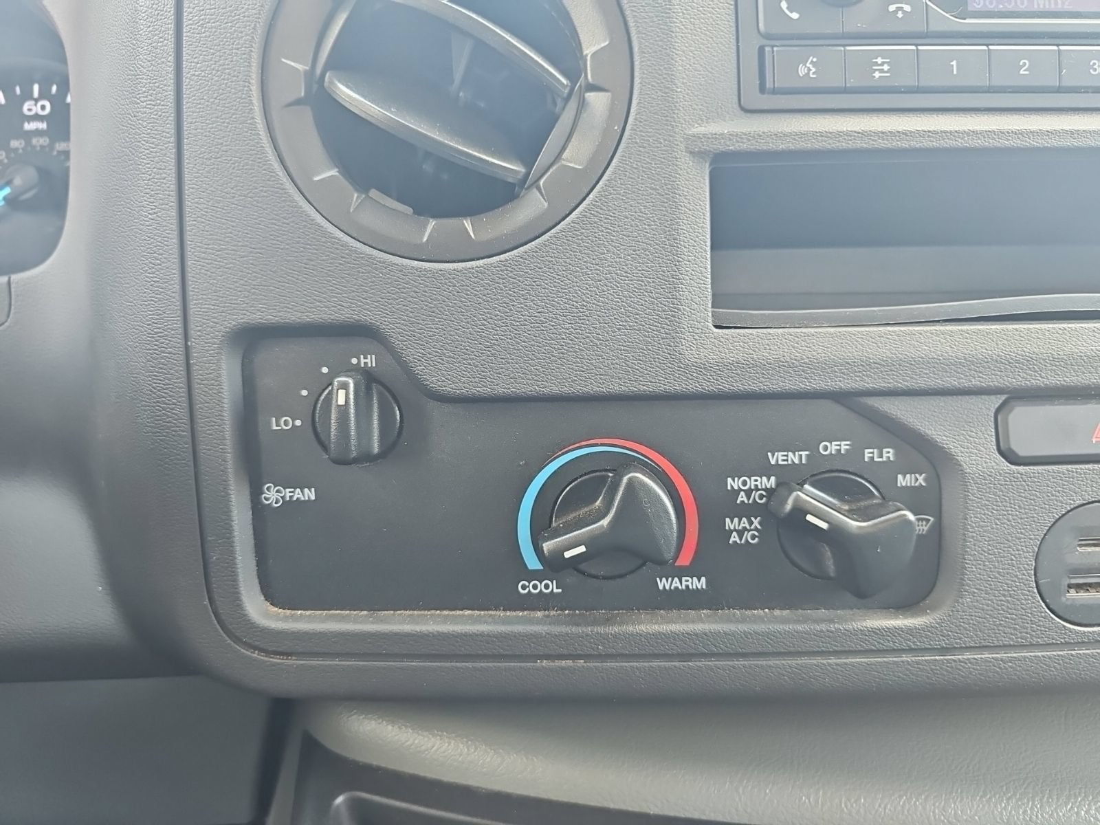 Used 2024 Ford E-450 and Econoline 450 Super Duty w/ Power Windows & Locks Group RWD image 21