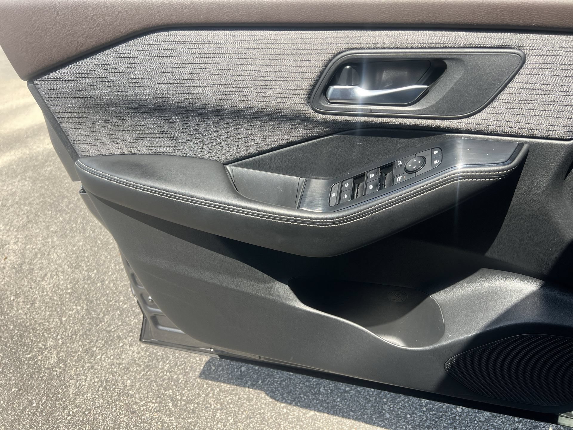 Used 2021 Nissan Rogue SV AWD/4WD image 13