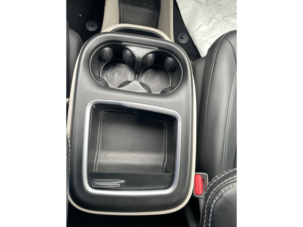 Used 2024 Chrysler Pacifica Select FWD image 22