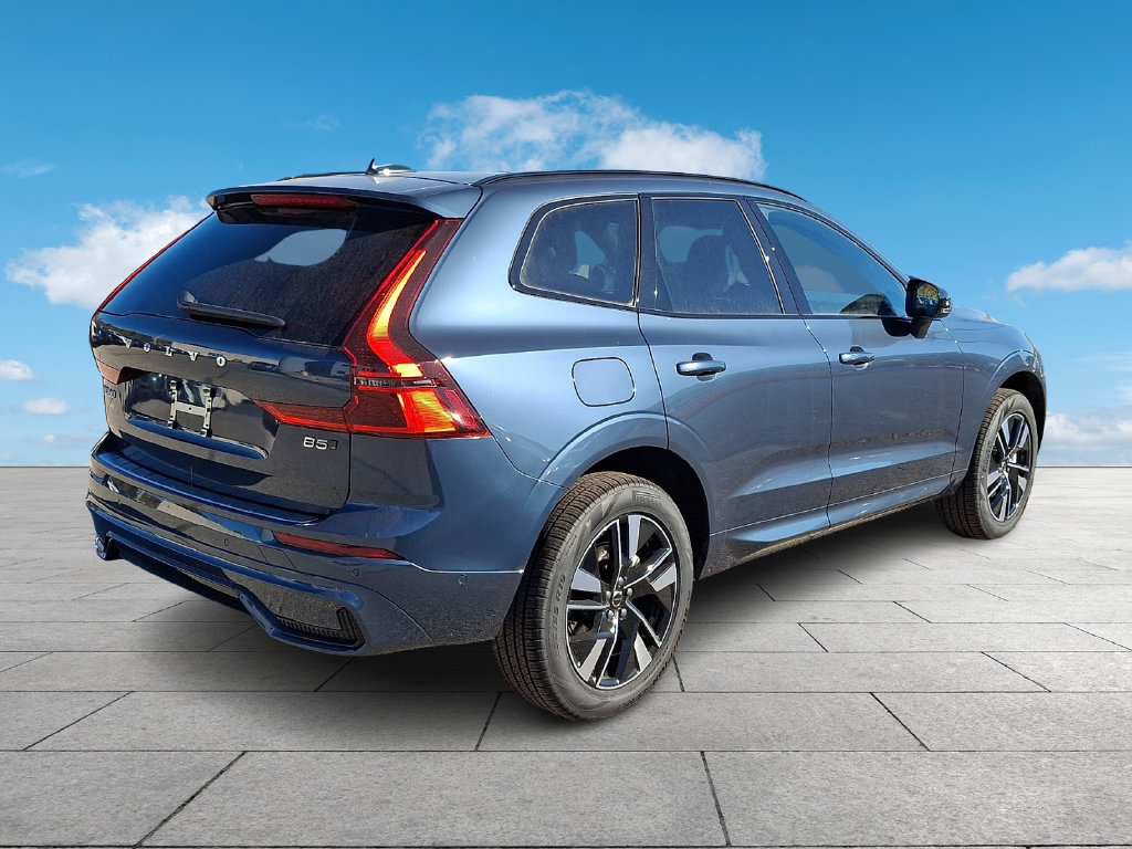 New 2027 Volvo XC60 B5 Plus AWD/4WD image 6