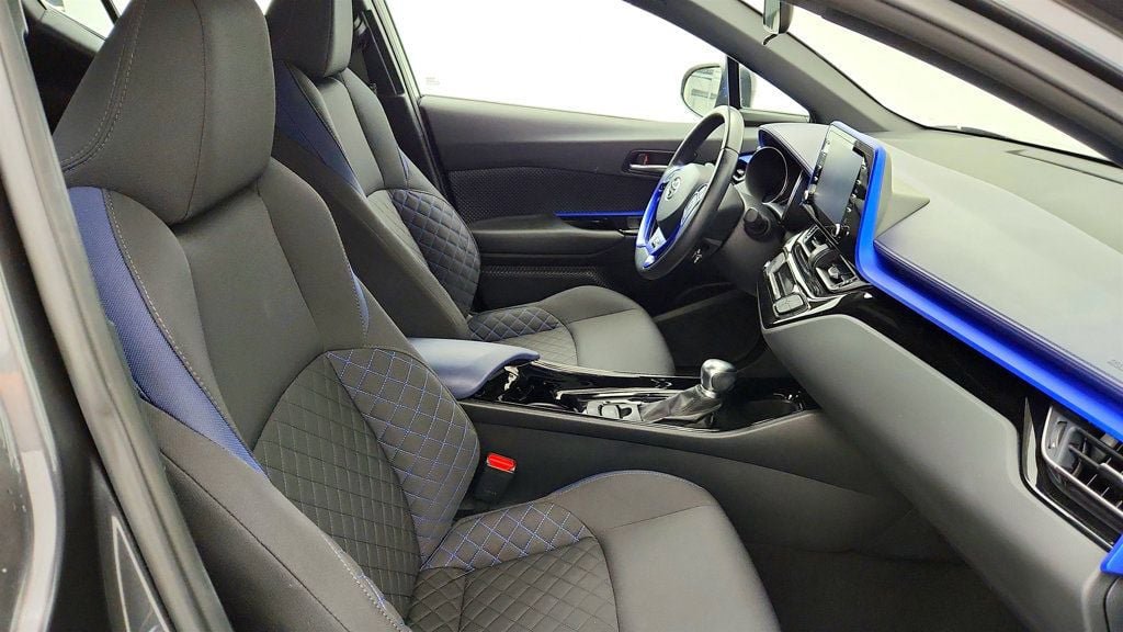 Used 2021 Toyota C-HR XLE FWD image 23