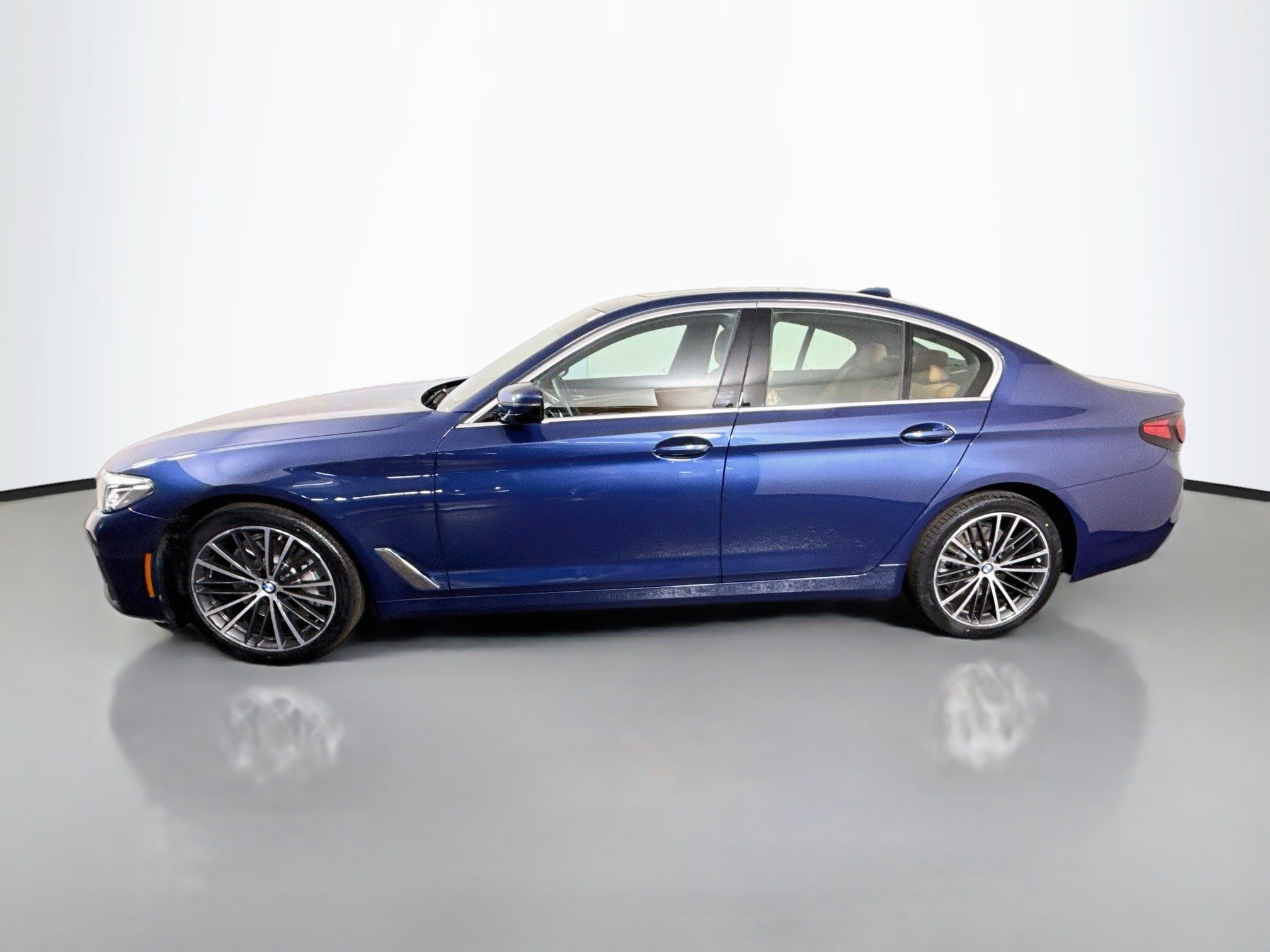 Used 2023 BMW 530i w/ Premium Package RWD image 6
