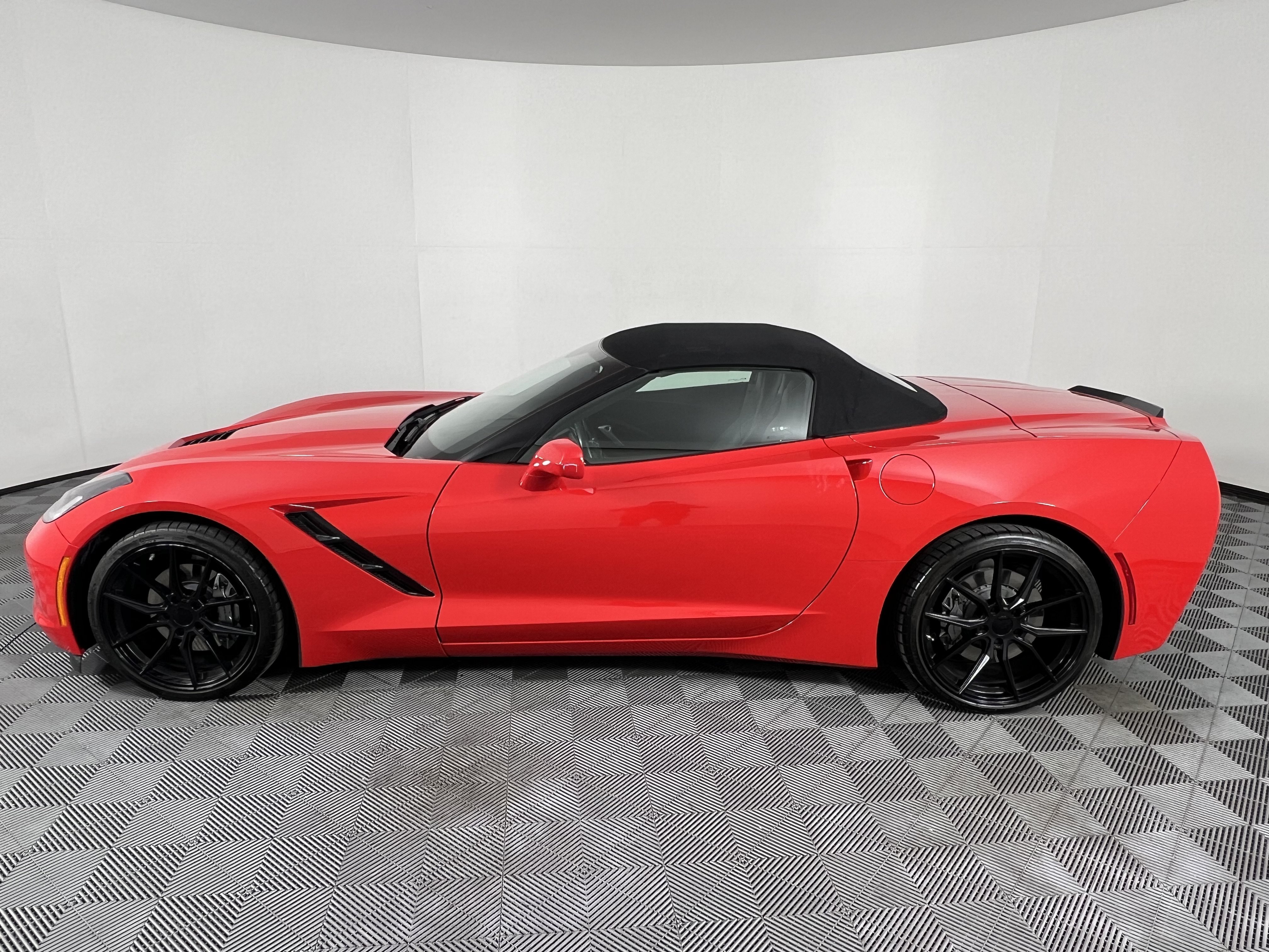 Used 2017 Chevrolet Corvette Stingray Convertible w/ 3LT Preferred Equipment Group RWD image 12