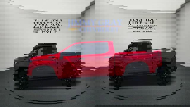 Used 2024 Chevrolet Silverado 1500 Custom Trail Boss w/ LPO, Dark Essentials Package AWD/4WD image 2