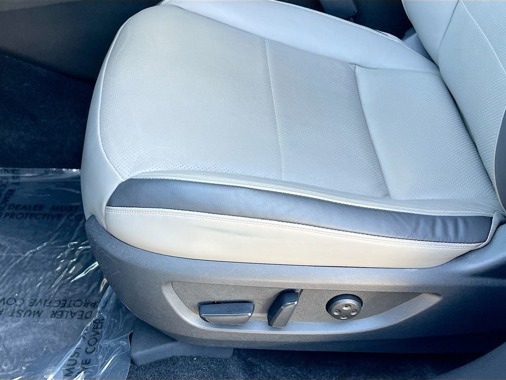 Used 2023 INFINITI QX50 Sensory image 20