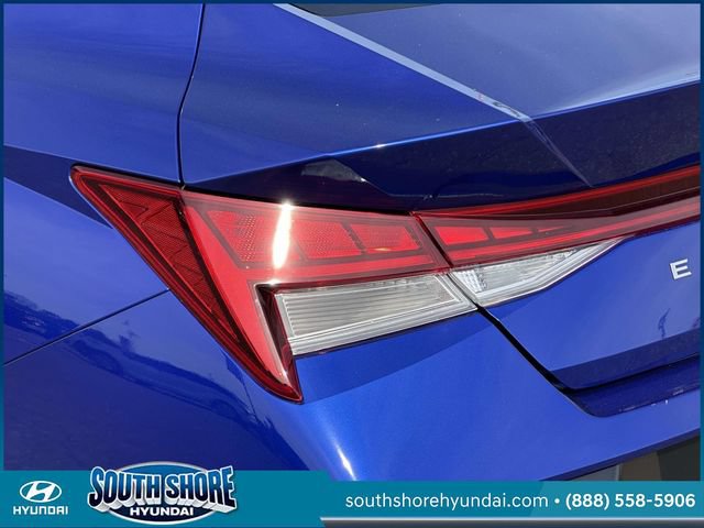 Certified 2025 Hyundai Elantra Limited FWD image 12