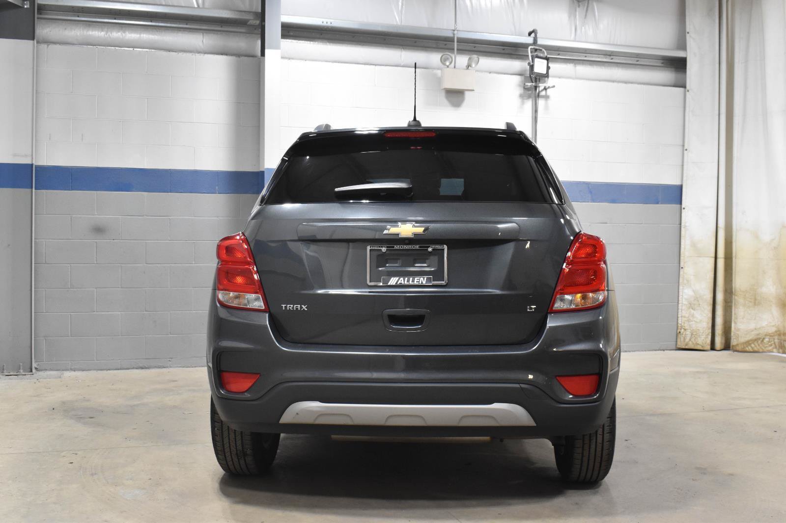 Used 2020 Chevrolet Trax LT FWD image 25