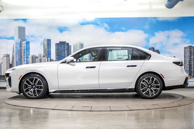 Used 2026 BMW 760i xDrive w/ Premium Package AWD/4WD image 6
