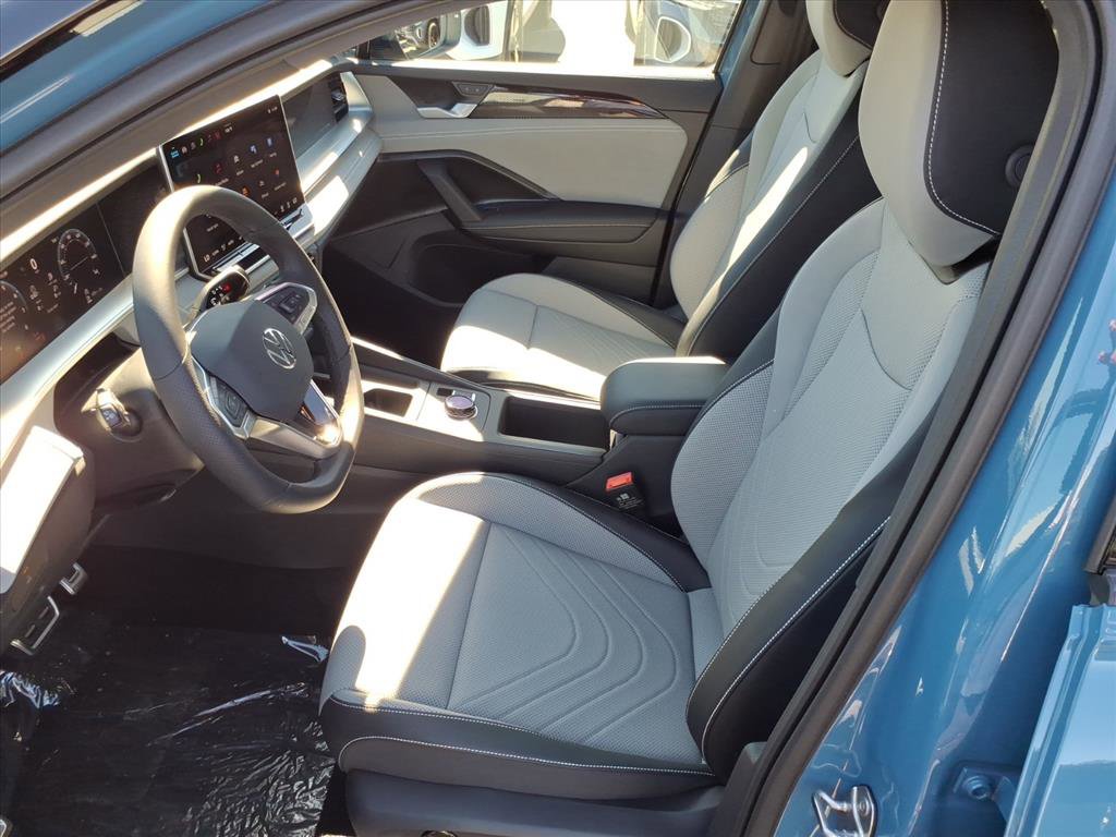 New 2026 Volkswagen Tiguan SE R-Line image 13