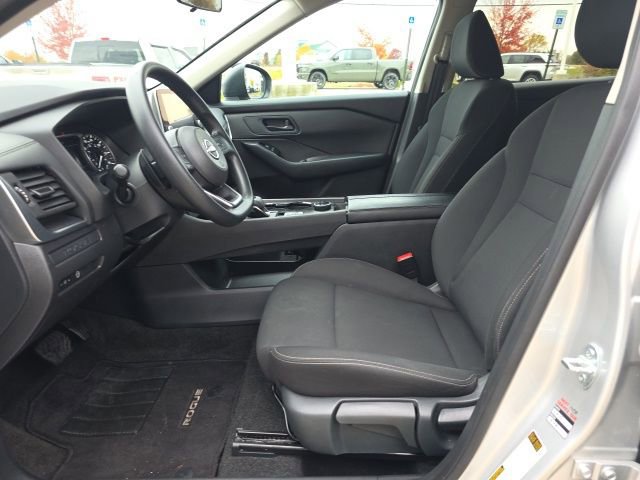 Used 2024 Nissan Rogue S image 23