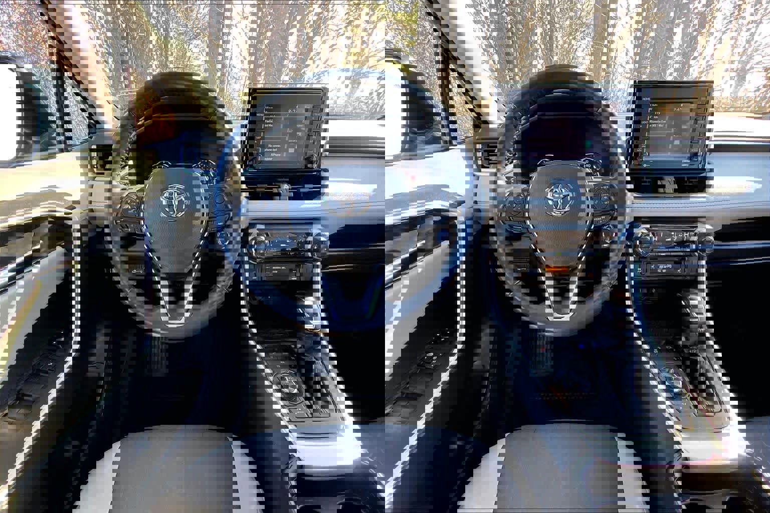 Used 2021 Toyota RAV4 XLE w/ Convenience Package AWD/4WD image 6