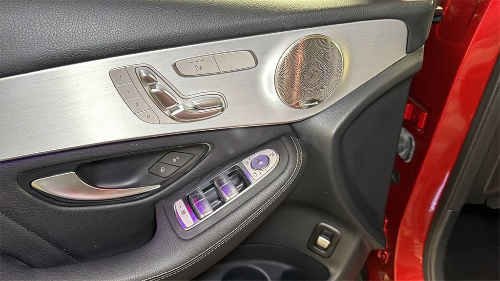 Used 2021 Mercedes-Benz GLC 300 4MATIC w/ AMG Line image 25