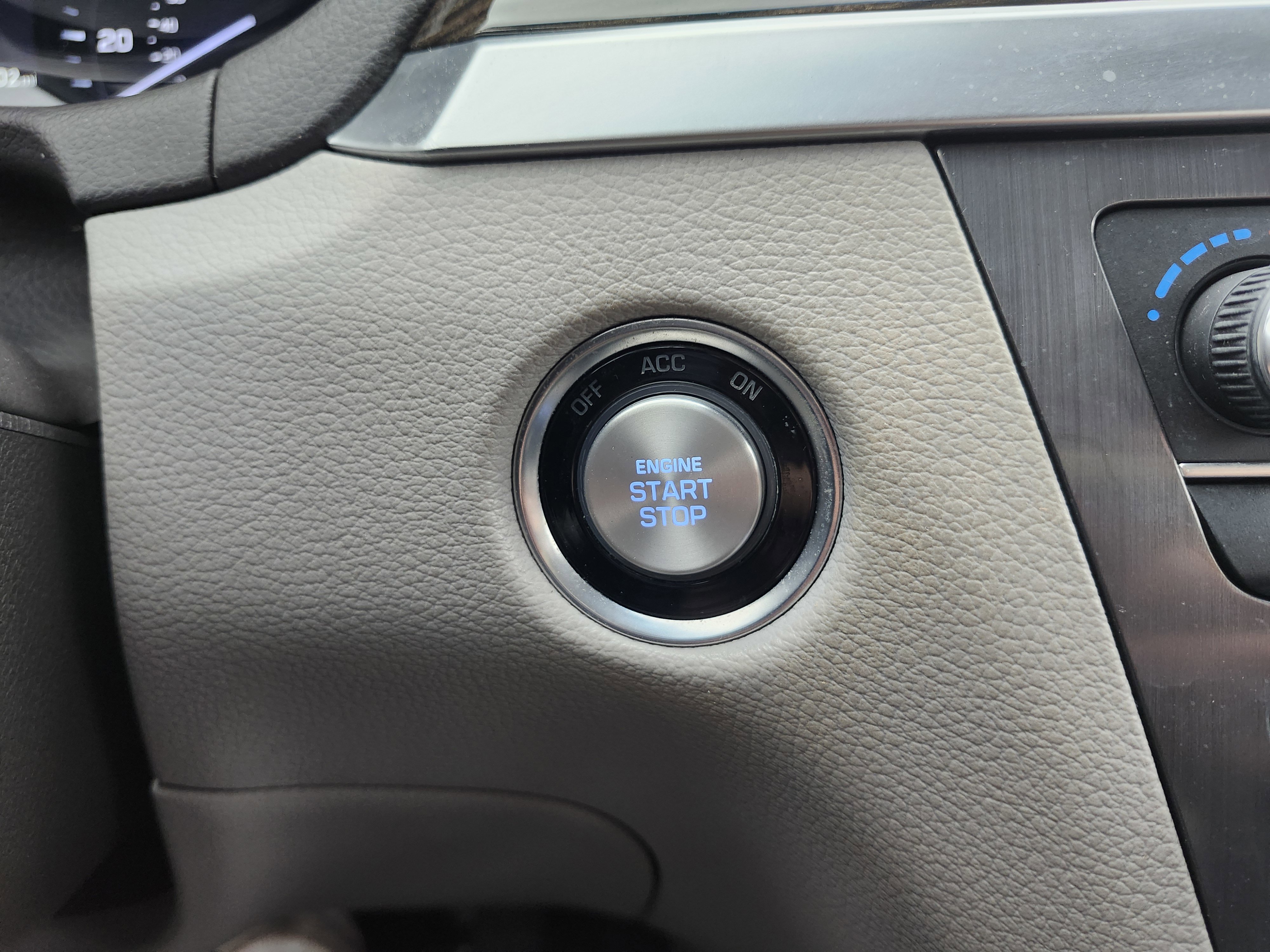 Used 2019 Genesis G80 3.8 image 9