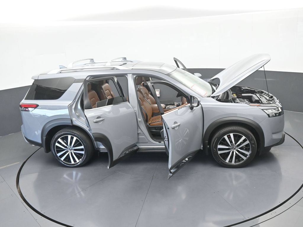 Used 2024 Nissan Pathfinder Platinum AWD/4WD image 73