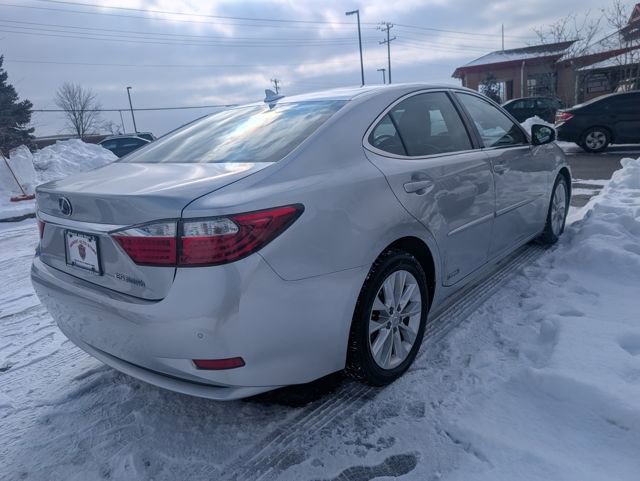 Used 2013 Lexus ES 300h w/ Luxury Pkg FWD image 6