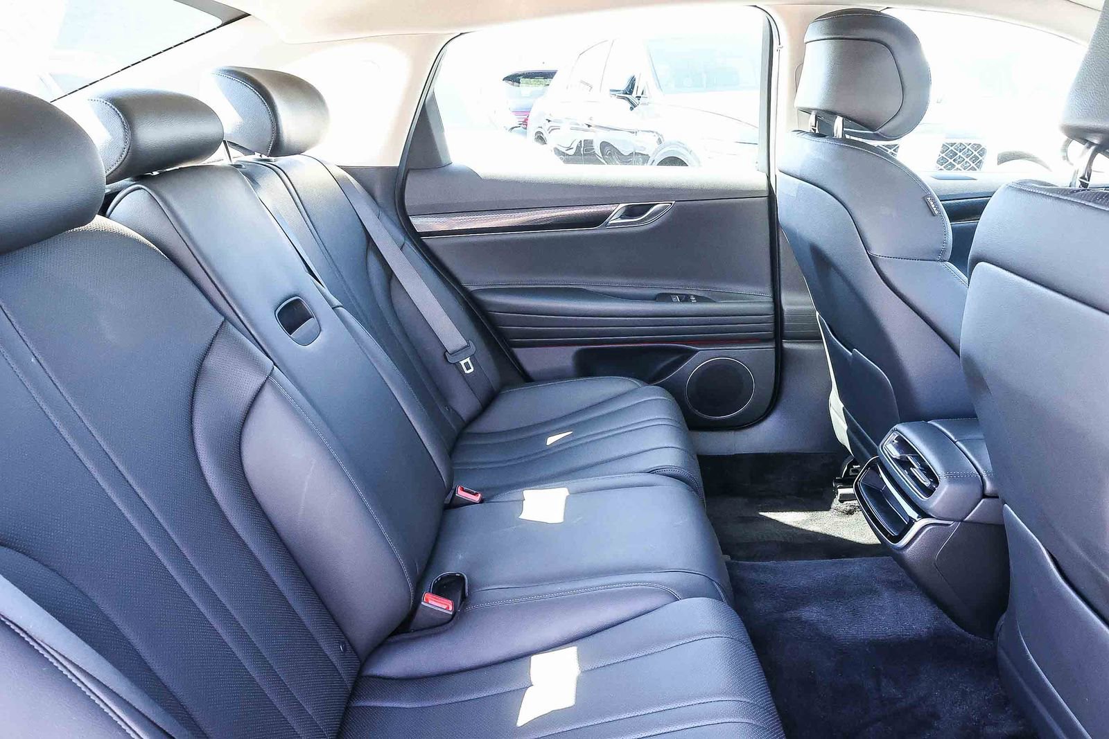 Used 2025 Genesis G80 2.5T image 16