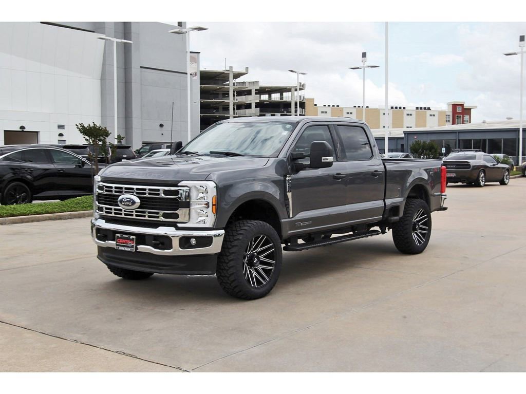 Used 2024 Ford F250 XLT image 2
