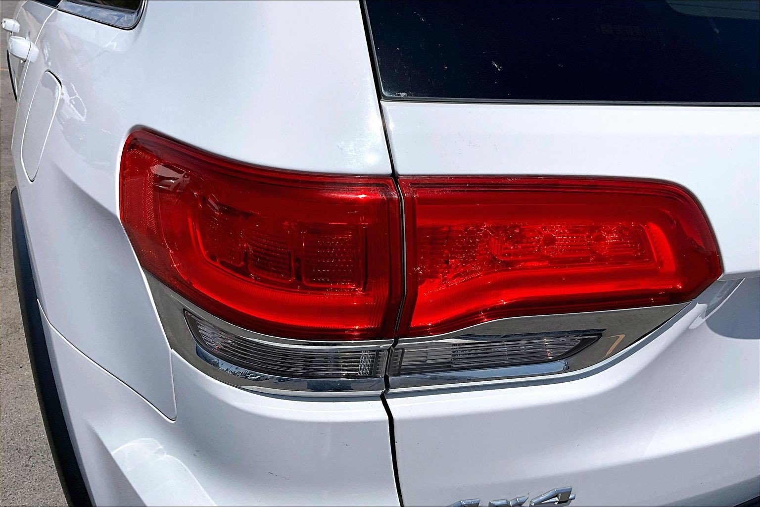 Used 2018 Jeep Grand Cherokee Laredo AWD/4WD image 30