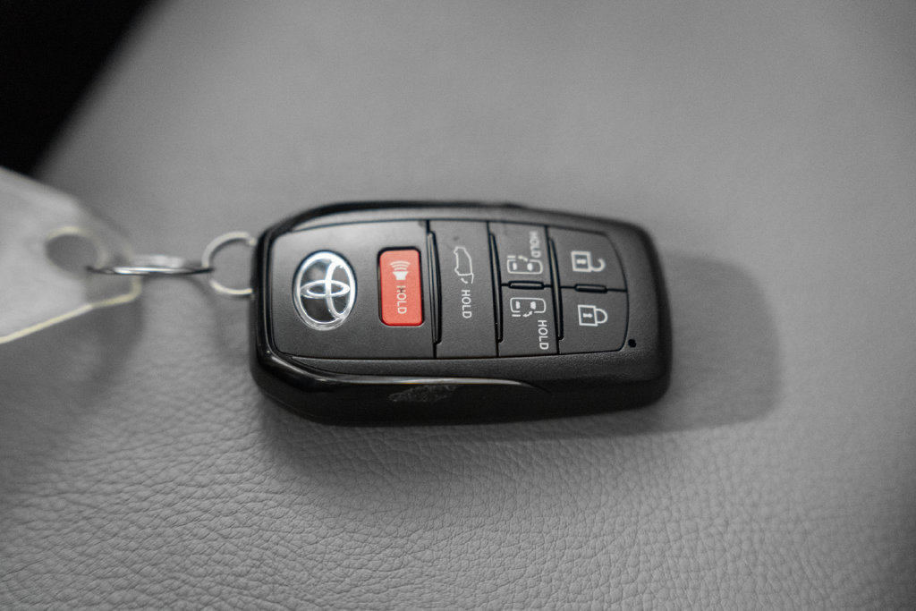 New 2026 Toyota Sienna XLE AWD/4WD image 37