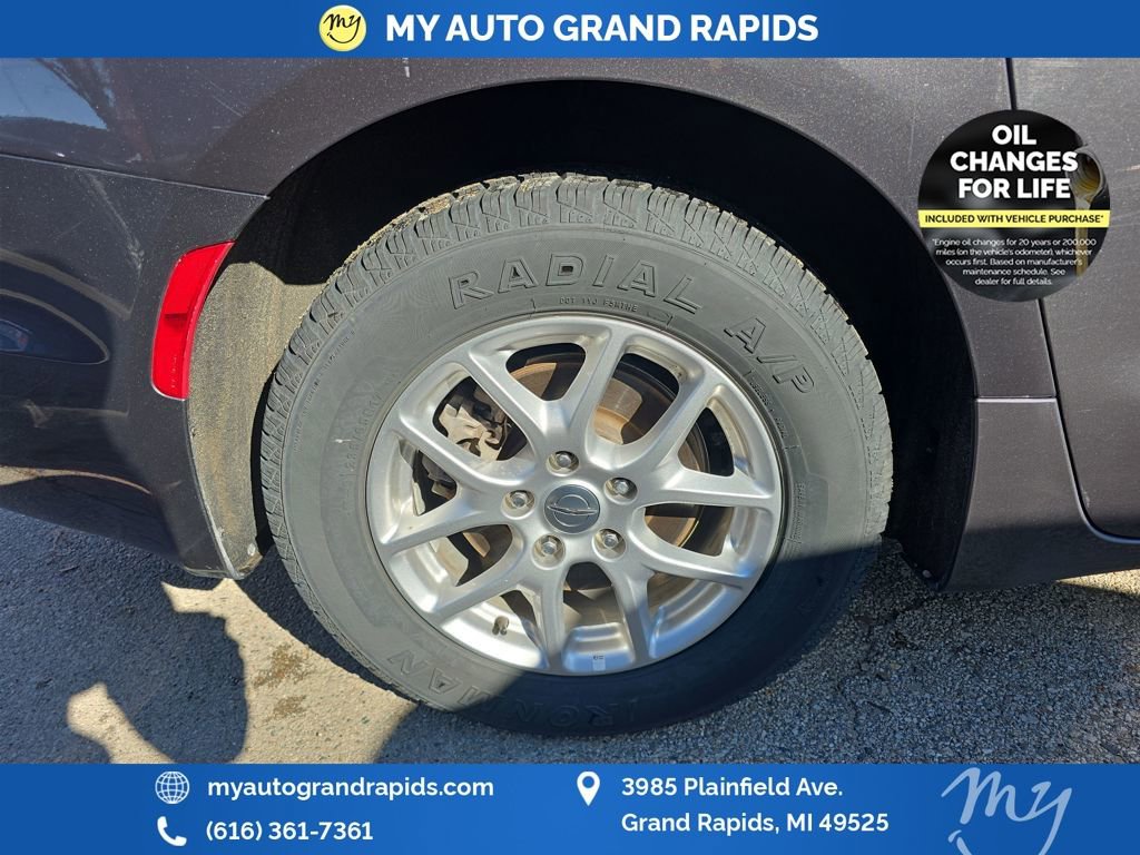 Used 2023 Chrysler Pacifica Touring-L image 31