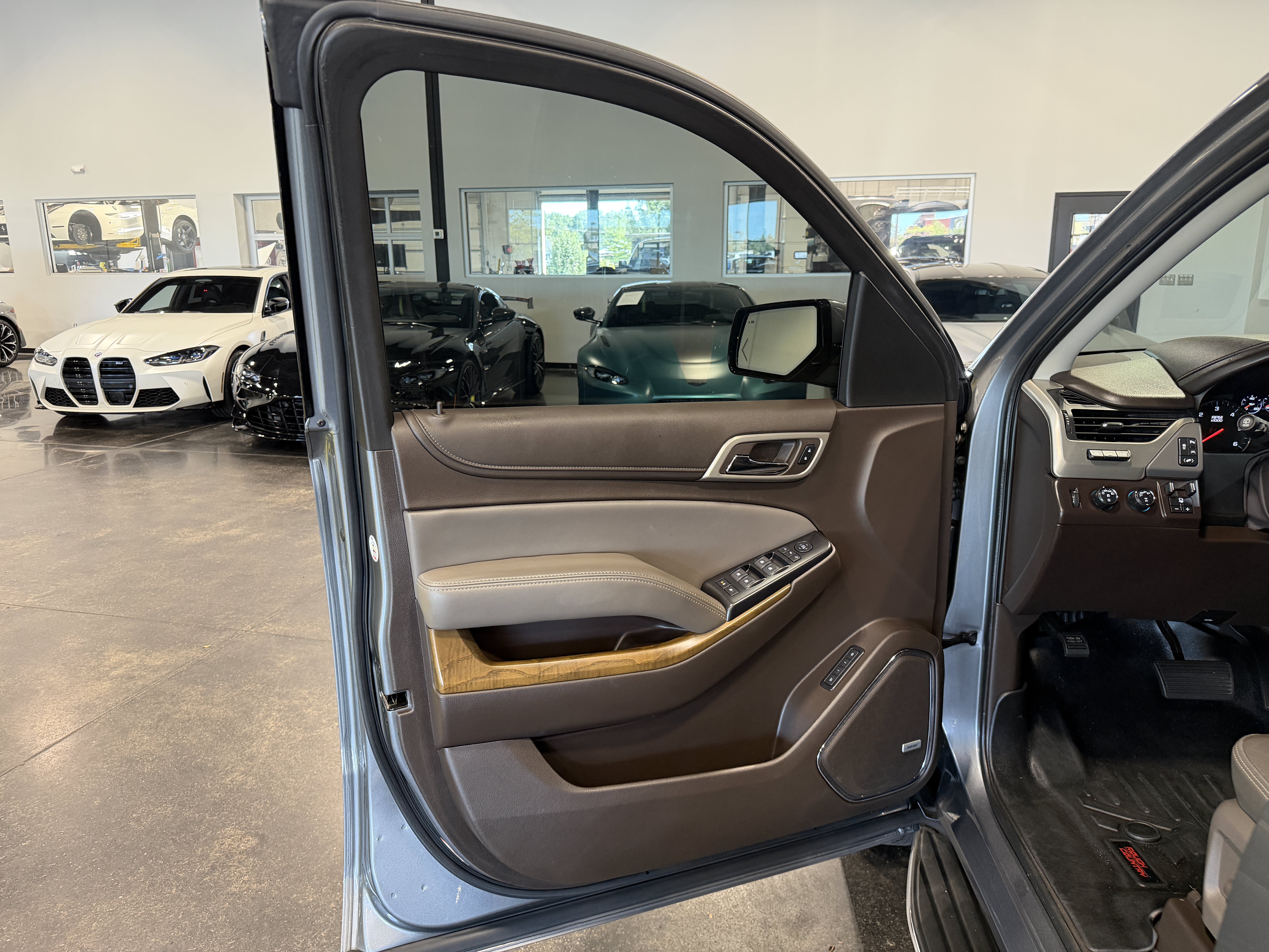 Used 2019 GMC Yukon Denali AWD/4WD image 9
