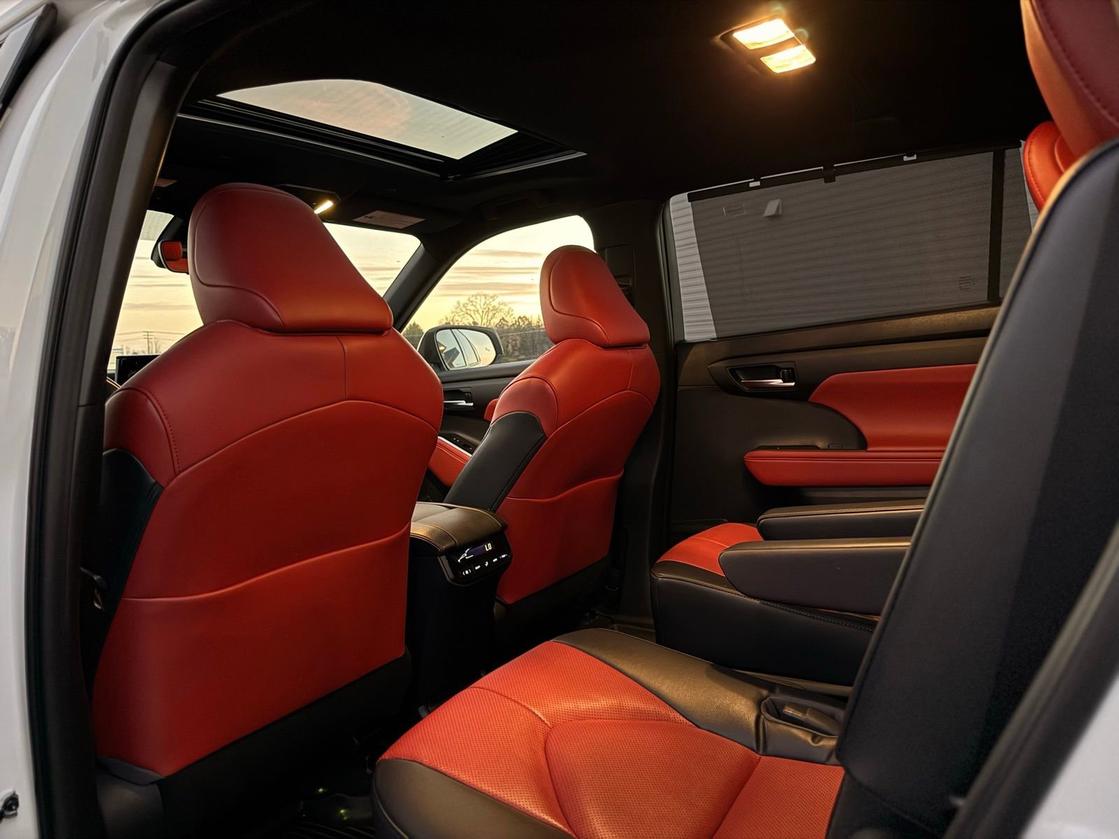 Used 2023 Toyota Highlander XSE image 18