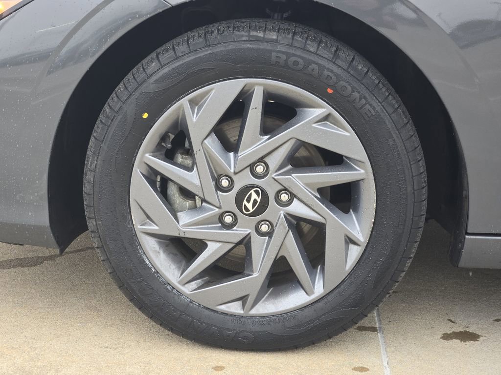 Used 2024 Hyundai Elantra SEL image 15