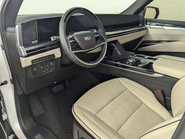 Used 2025 Cadillac Escalade Sport w/ Touring Package image 12