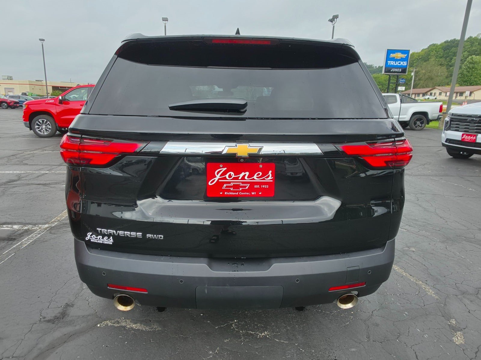 Used 2022 Chevrolet Traverse LS AWD/4WD image 4