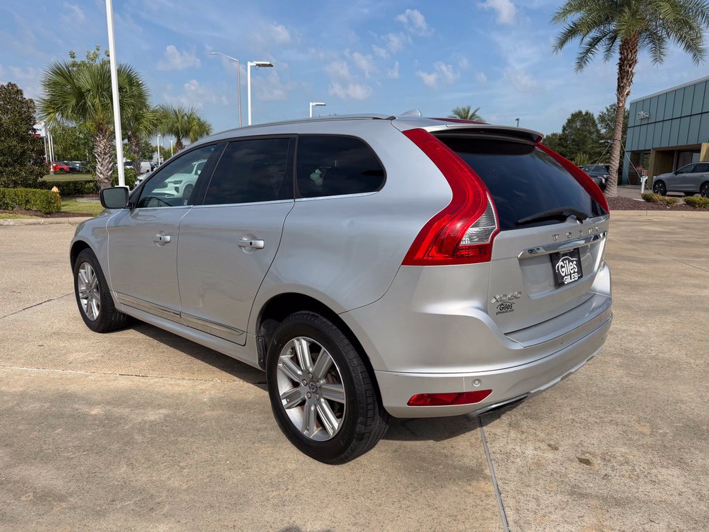 Used 2017 Volvo XC60 T5 Inscription w/ Preferred Option Package AWD/4WD image 3