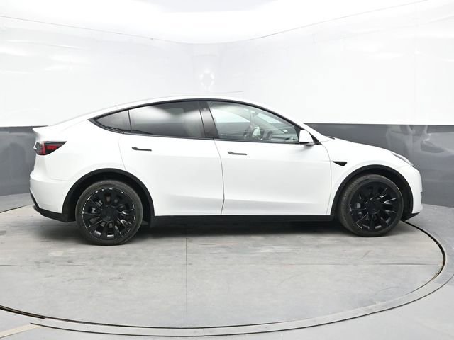 Used 2022 Tesla Model Y Long Range AWD/4WD image 8