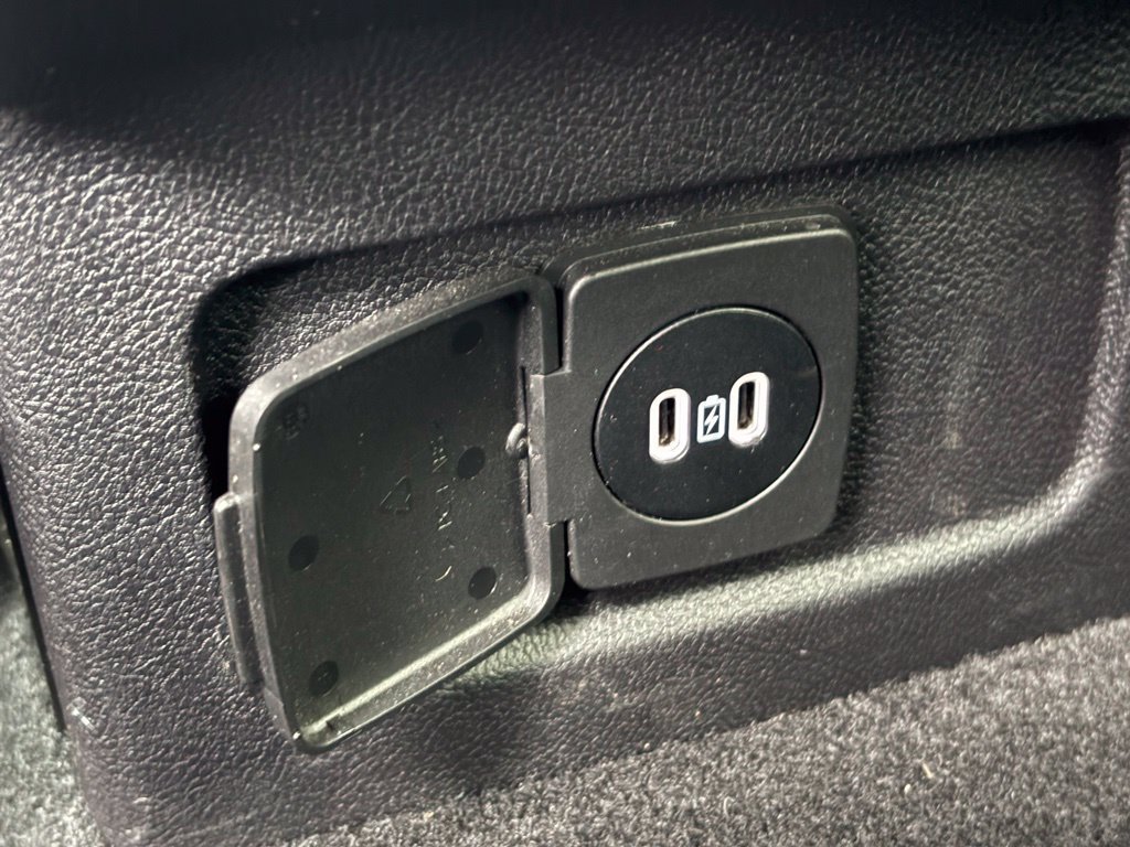 Used 2023 Lincoln Corsair AWD image 14
