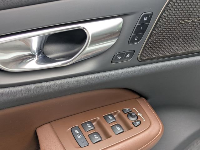Certified 2023 Volvo V60 B5 Cross Country Plus w/ Climate Package image 12