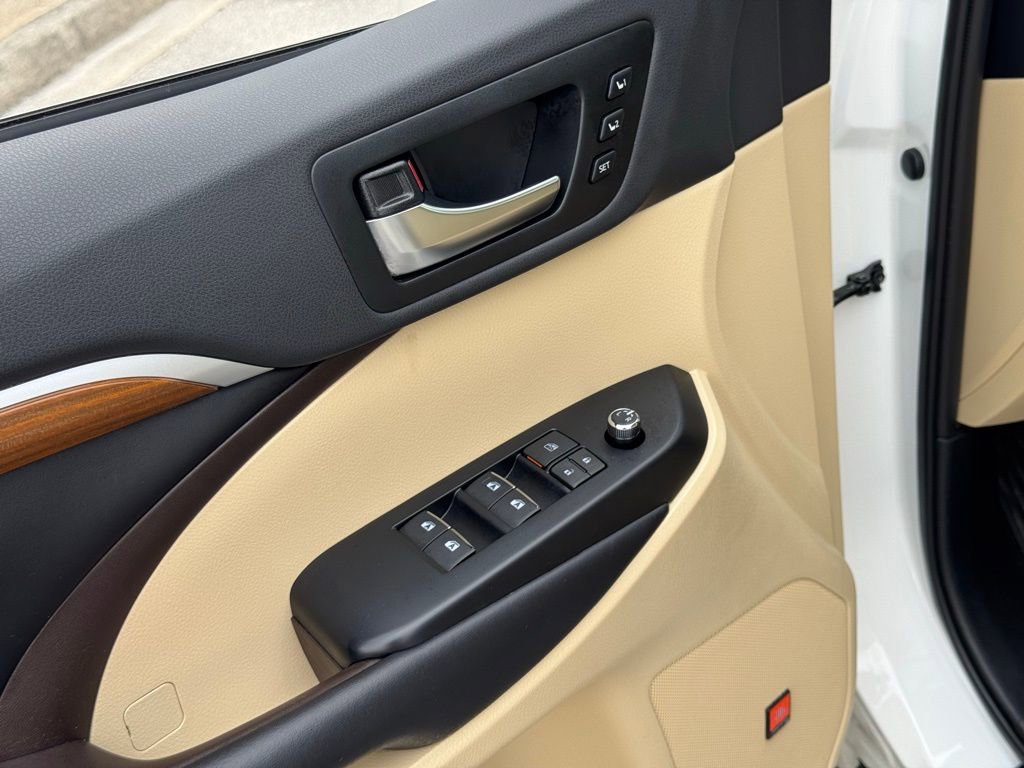 Used 2019 Toyota Highlander Limited Platinum image 24