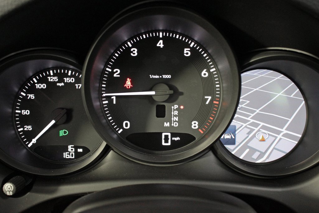 Used 2025 Porsche Macan image 21