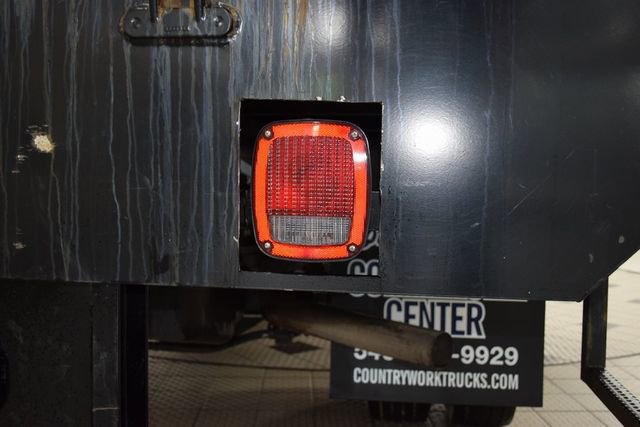 Used 2022 Ford F550 4x4 Crew Cab Super Duty w/ XLT Value Package image 14