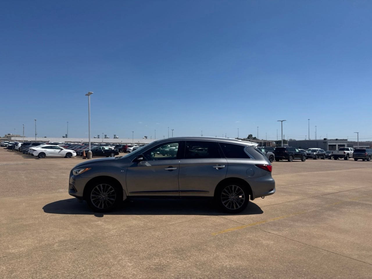 Used 2020 INFINITI QX60 Luxe w/ Edition 30 Essential Package FWD image 15