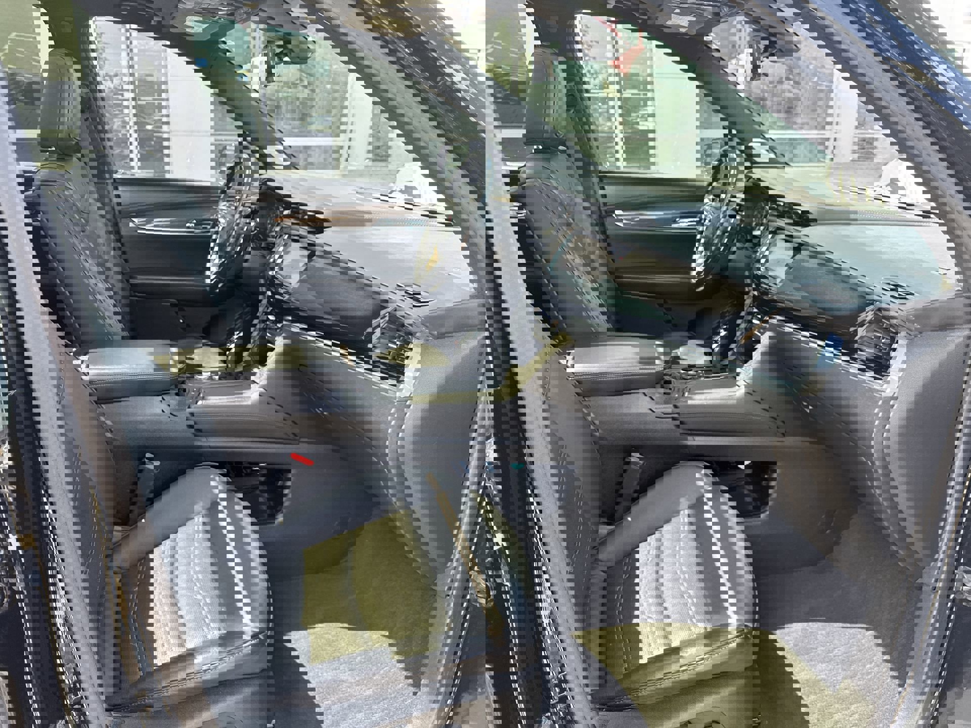 Used 2021 Cadillac XT6 Sport w/ LPO, ONYX Package image 28