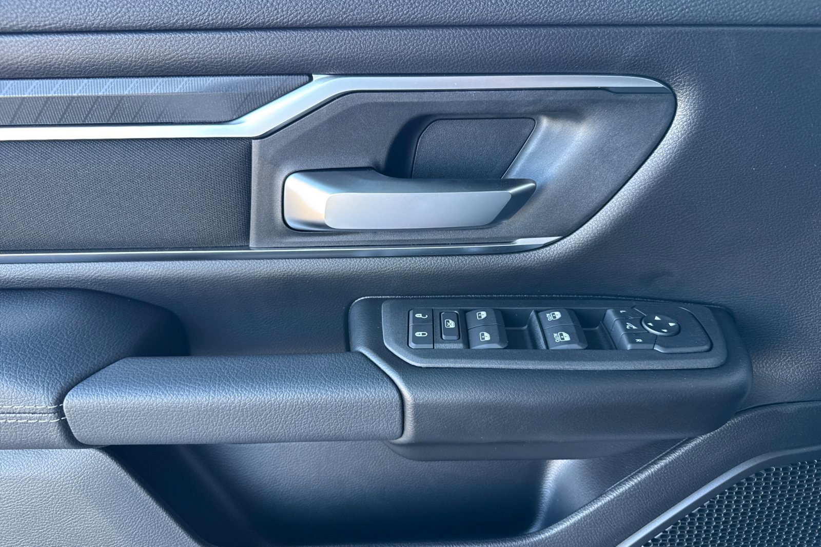 New 2026 RAM 1500 4x4 Crew Cab image 10