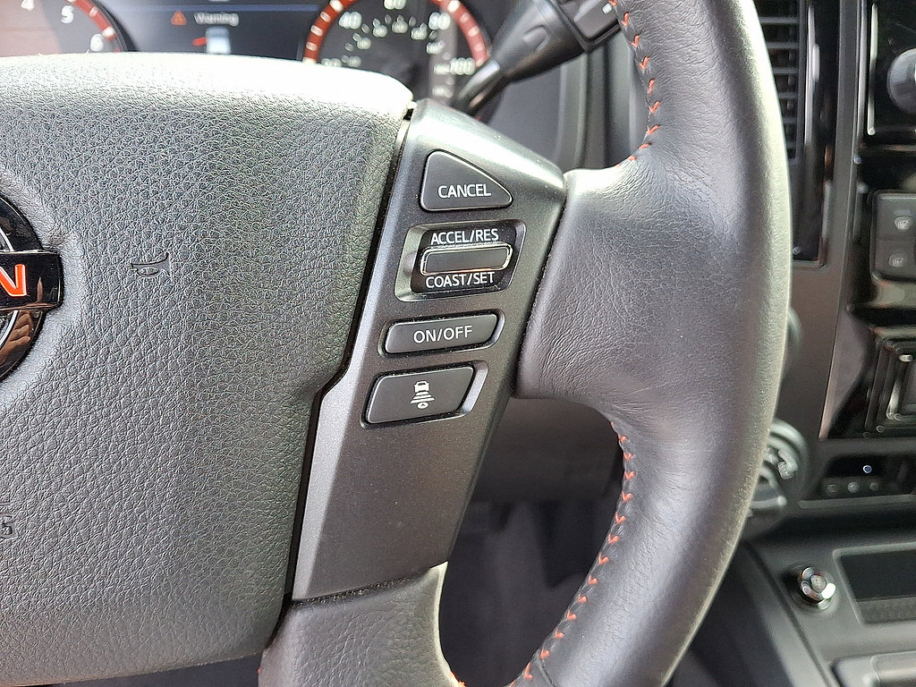 Used 2021 Nissan Titan PRO-4X w/ Pro-4x Convenience Package AWD/4WD image 10
