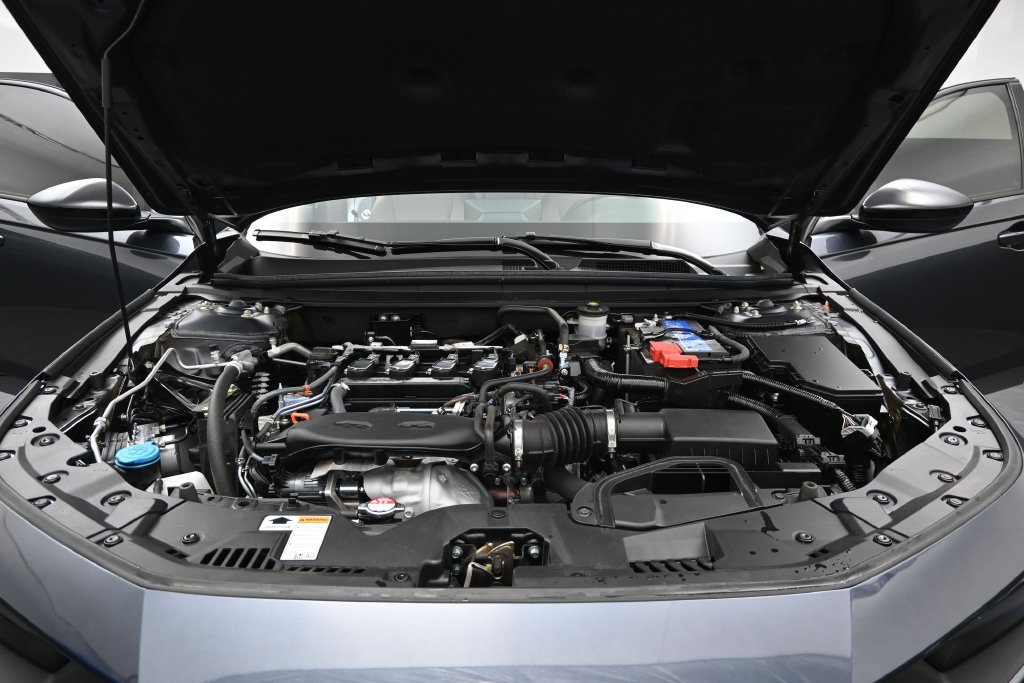 Certified 2025 Honda Accord SE image 13