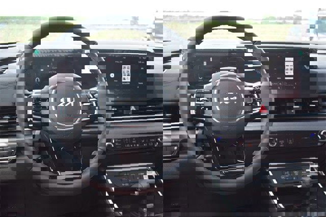 New 2026 Kia Carnival SX image 21