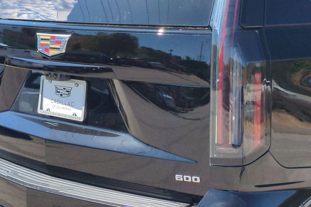 New 2026 Cadillac Escalade Platinum Sport w/ LPO, Floor Liner Package AWD/4WD image 16