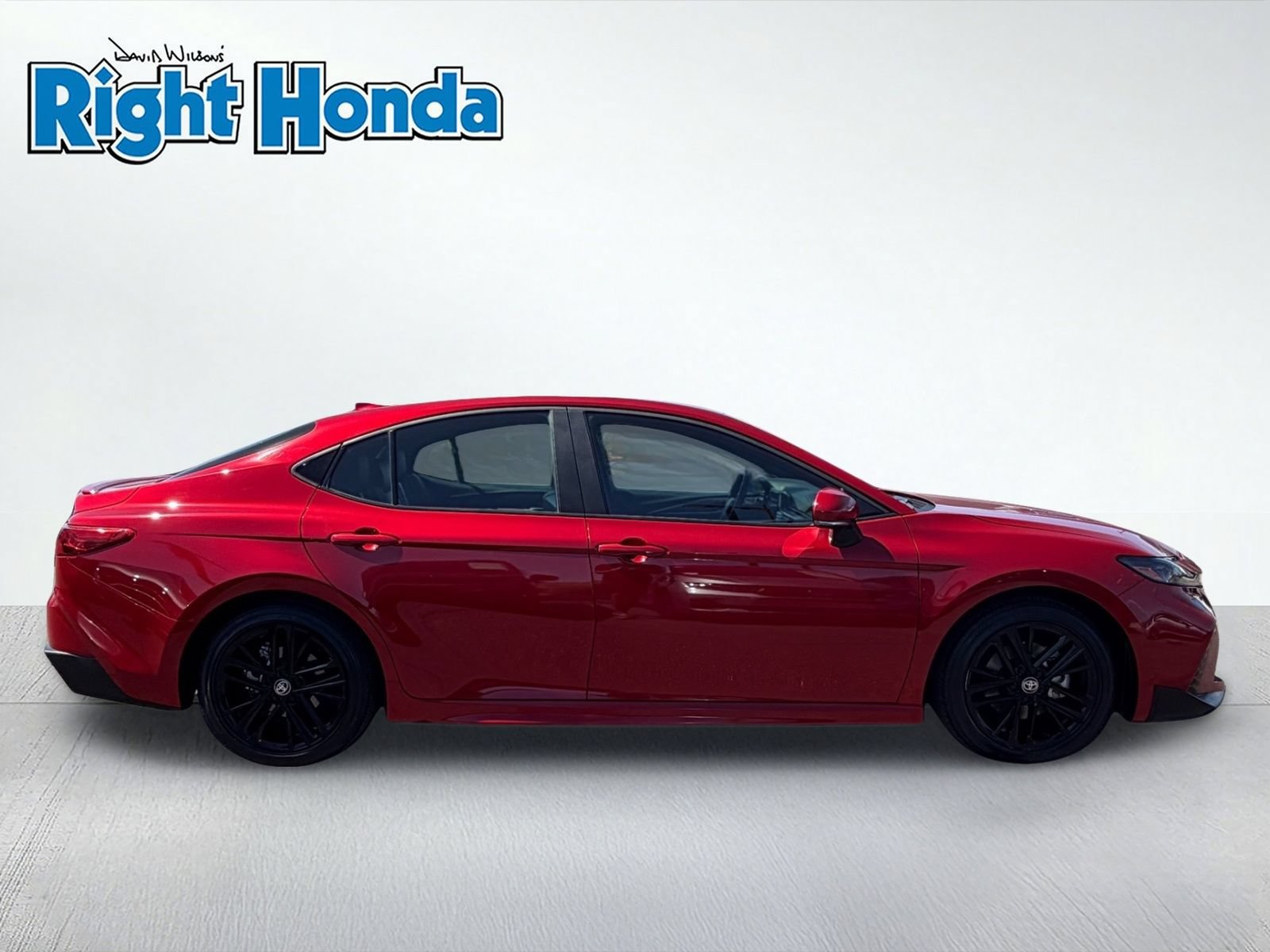 Used 2025 Toyota Camry SE w/ Multimedia Upgrade Package FWD image 8